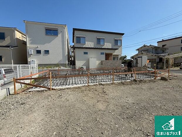 【外観】現在建築中！落ち着いた街並みで新生活を始めることが出来そう！周辺の物件も併せてご紹介させて頂きます！