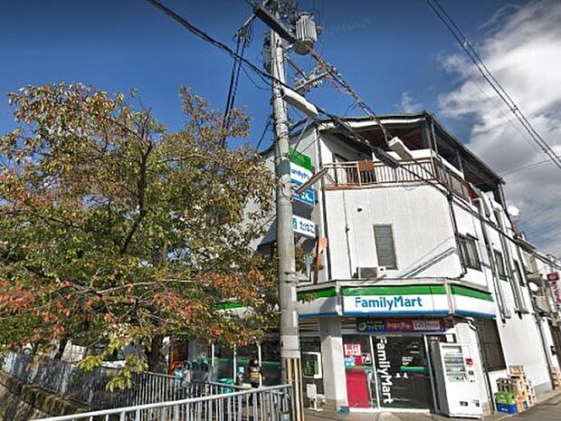 ファミリーマート藤原春日町店