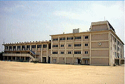 伊丹市立鈴原小学校 徒歩197m