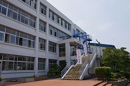 綾部市立綾部中学校 徒歩850m