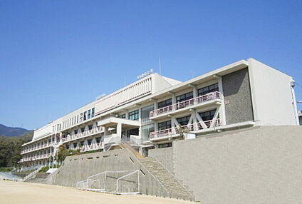 葛城市立新庄中学校 徒歩2600m