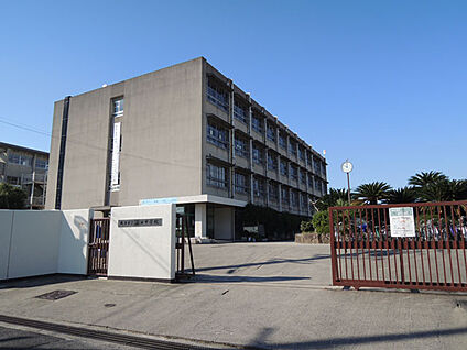 枚方市立山田中学校 徒歩390m