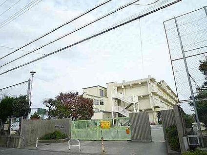 宝塚市立安倉中学校 徒歩800m