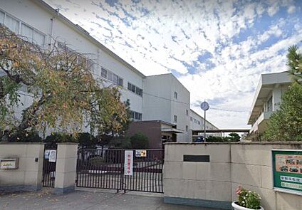 奈良市立佐保小学校 徒歩500m