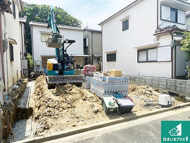 【外観】周辺は落ち着いた街並みの住宅地！子育てがしやすい住環境です！まだ未完成ですが、現地でしかわからない事もございます。是非一度ご覧ください。