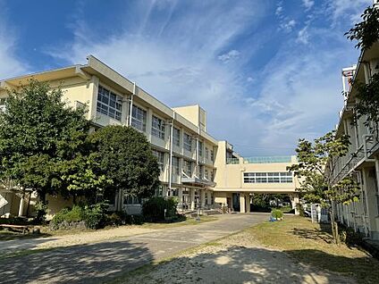 枚方市立樟葉北小学校 徒歩74m