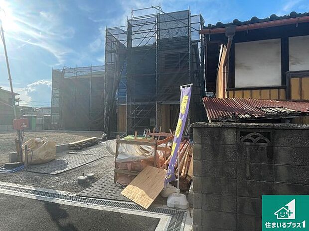 【外観】周辺は落ち着いた街並みの住宅地！子育てがしやすい住環境です！まだ未完成ですが、現地でしかわからない事もございます。是非一度ご覧ください。