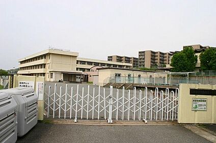 生駒市立生駒南第二小学校 徒歩1600m