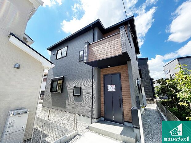 【外観】安心の10年保証!外観を美しく保ち、雨水で汚れを落とします!気になることがありましたら、お気軽にお問い合わせください!