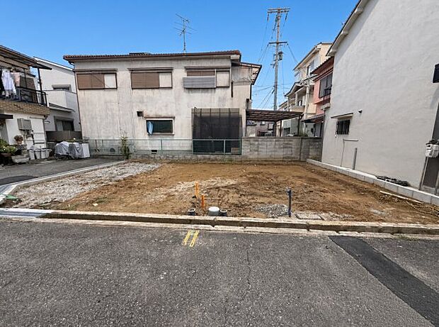 【外観】現在建築中!落ち着いた街並みで新生活を始めることが出来そう!周辺の物件も併せてご紹介させて頂きます!