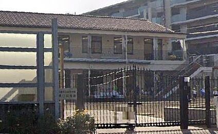 宝塚南口幼稚園 徒歩560m