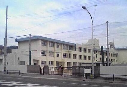 川西市立東谷小学校 徒歩137m