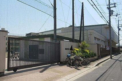 東大阪市立花園中学校 徒歩574m