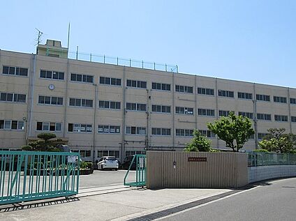 高槻市立冠中学校 徒歩290m