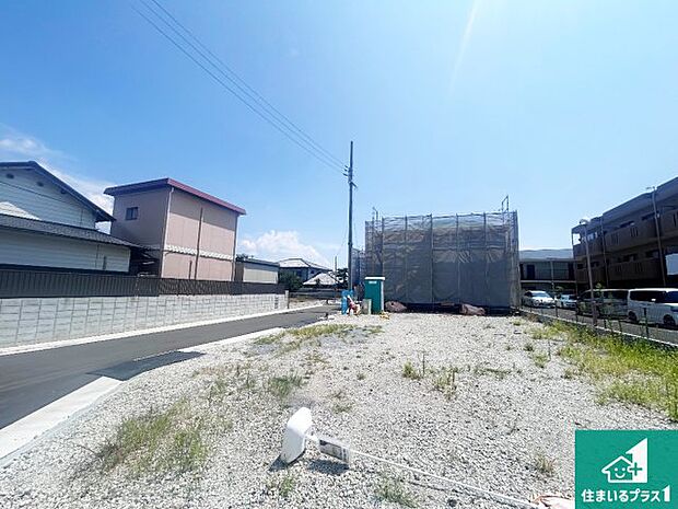 【外観】現在建築中!落ち着いた街並みで新生活を始めることが出来そう!周辺の物件も併せてご紹介させて頂きます!