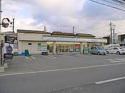 ファミリーマート 奈良三条檜町店 徒歩300m