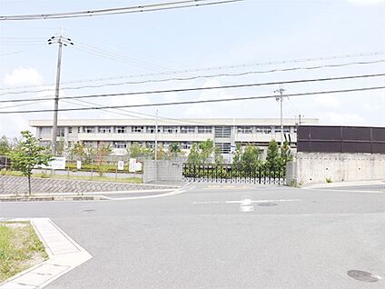 生駒市立大瀬中学校 徒歩850m