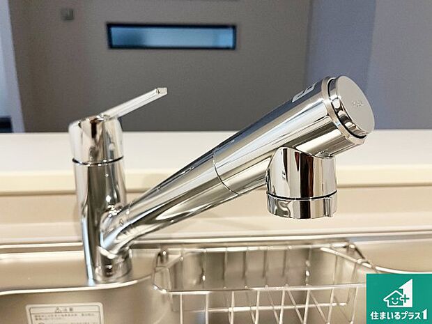 【キッチン水栓】浄水器を内蔵!炊飯時、お茶を作る時に安心してお水を使えます!お湯と冷水、浄水と原水、シャワーの切替えもワンタッチです!