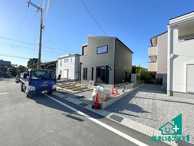【外観】現在建築中!落ち着いた街並みで新生活を始めることが出来そう!周辺の物件も併せてご紹介させて頂きます!