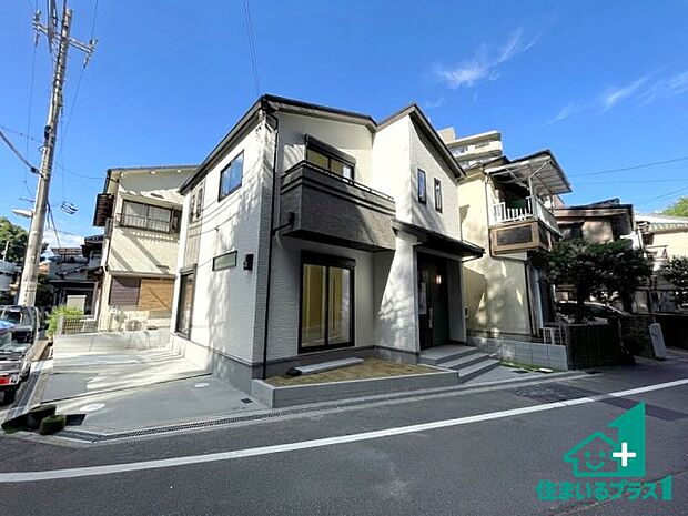 【外観】安心の10年保証！外観を美しく保ち、雨水で汚れを落とします！気になることがありましたら、お気軽にお問い合わせください！