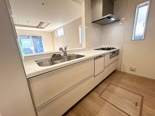 【システムキッチン(同仕様)】対面式システムキッチン・食器洗い乾燥機と浄水器付