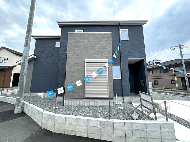 【2号棟】落ち着いた雰囲気のお洒落な外観!