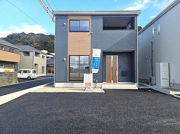 【4号棟】駐車並列で2～3台可！