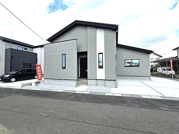 お掃除楽々、将来も安心の平屋建て！