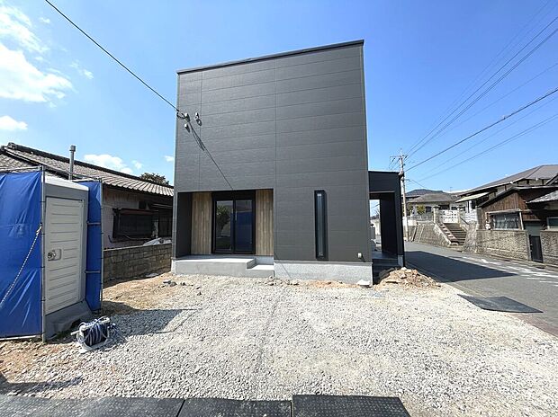 駐車並列2～3台可！