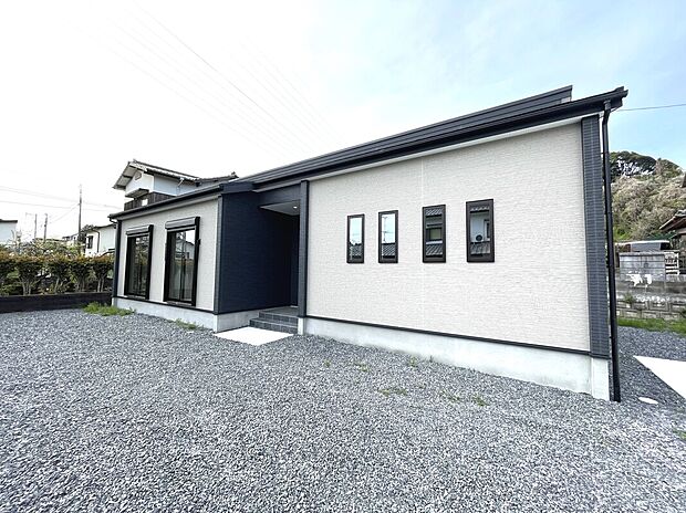お掃除楽々、将来も安心の平屋建て！