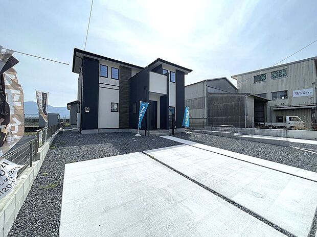 駐車並列3台可！