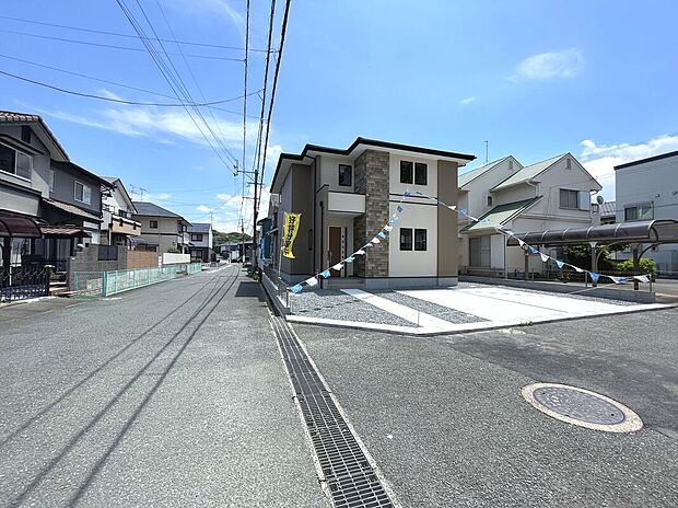 角地で陽当たり良好+開放感有り！