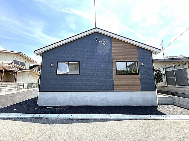 お掃除楽々、将来も安心の平屋建てオール電化住宅！