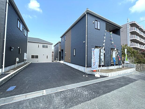 【4号棟】落ち着いた印象の外観！