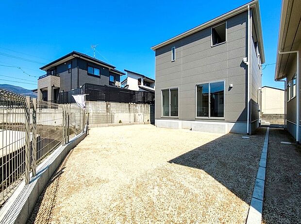 BBQができる広いお庭付き！