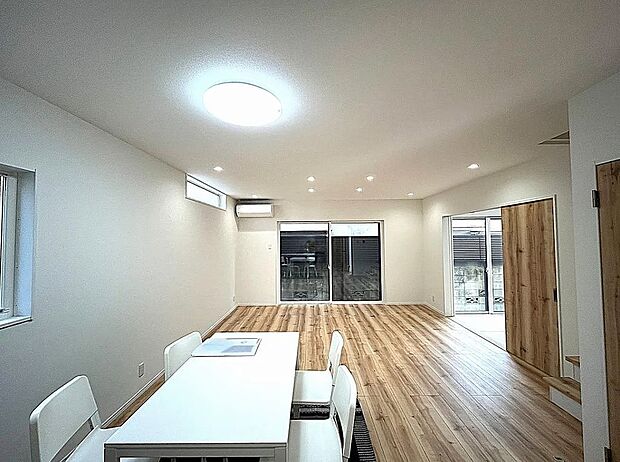 【リビング】南向きの明るいリビング♪