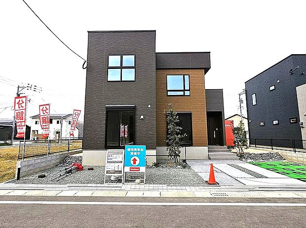 【【1号地】外観】ダークトーンで落ち着いた雰囲気のスタイリッシュなデザインの外観♪