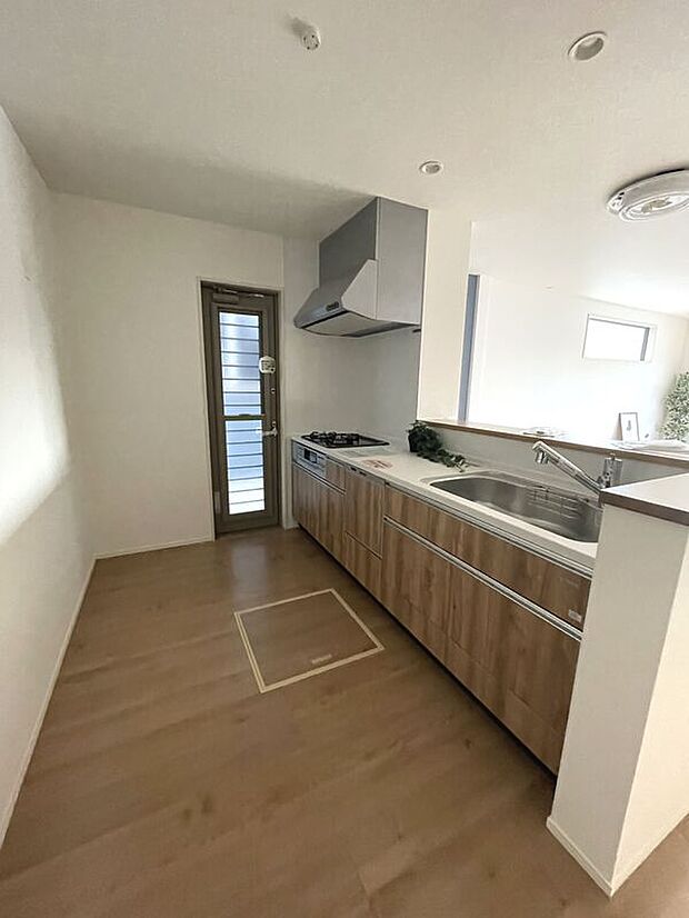 【【2号棟】キッチン】家族の会話が弾むカウンターキッチン!