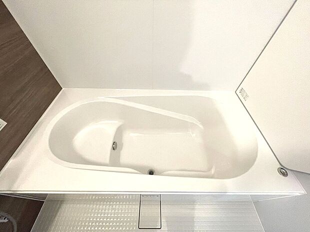 【【2号棟】浴室】広々お風呂でほっとひといき！