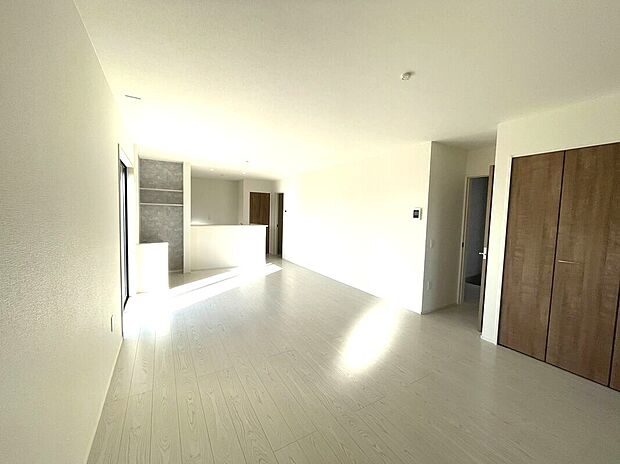 【リビング】LDK広々20.1帖！