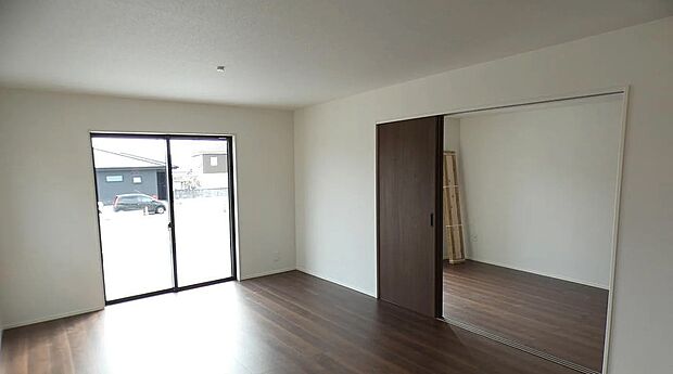 【【2号棟】リビング】南向きの明るいLDK!