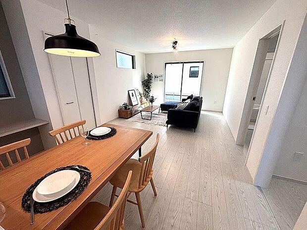 【【2号棟】リビング】LDK広々17.5帖！