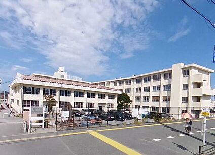 福岡市立元岡小学校 1000ｍ(徒歩13分)