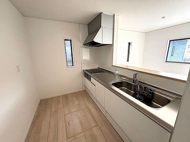 【【1号棟】キッチン】家族の会話が弾むカウンターキッチン!