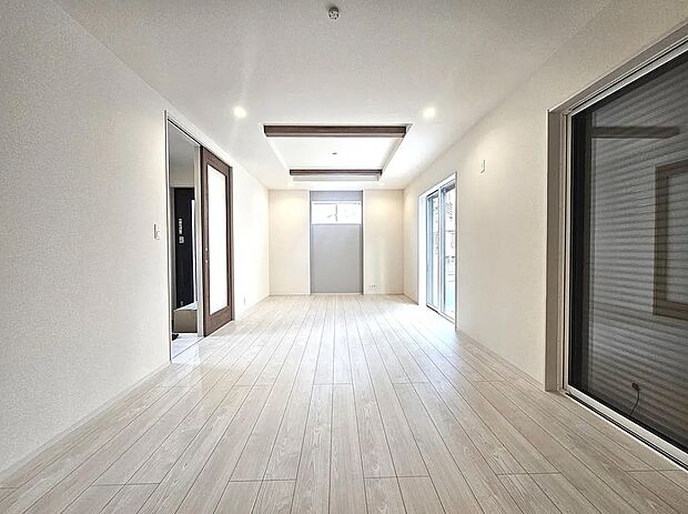 【【1号棟】リビング】LDK広々20.25帖！