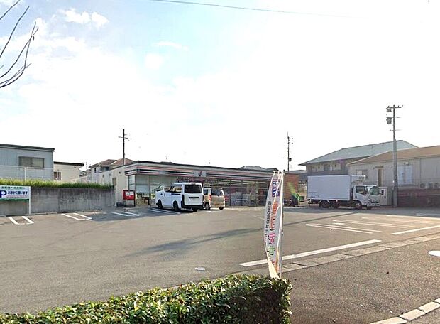 セブンイレブン春日白水ヶ丘店(約240m)