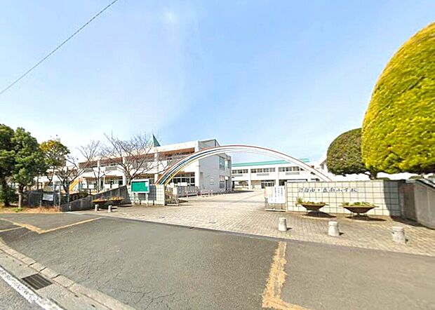 宗像市立自由ヶ丘南小学校（約600m）