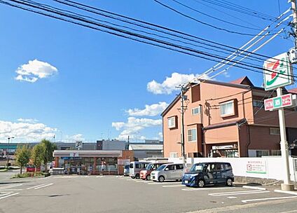 セブンイレブン大野城川久保店 500ｍ(徒歩7分)