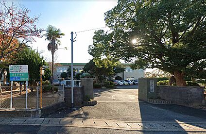 水巻町立猪熊小学校 1100ｍ