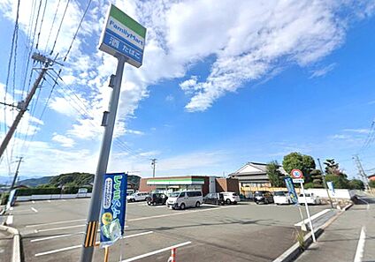 ファミリーマート須恵佐谷店 800ｍ(徒歩10分)